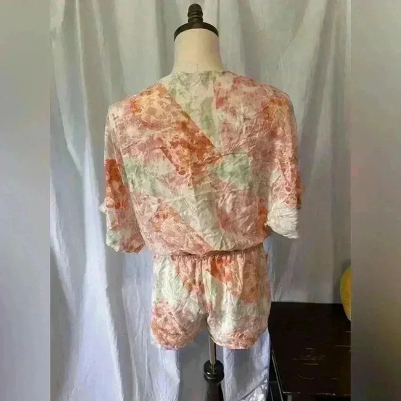 Fate Women’s Size L Romper. Lightweight. Coral Swirls. Tassels. 3” Inseam. Flowy - Picture 2 of 9